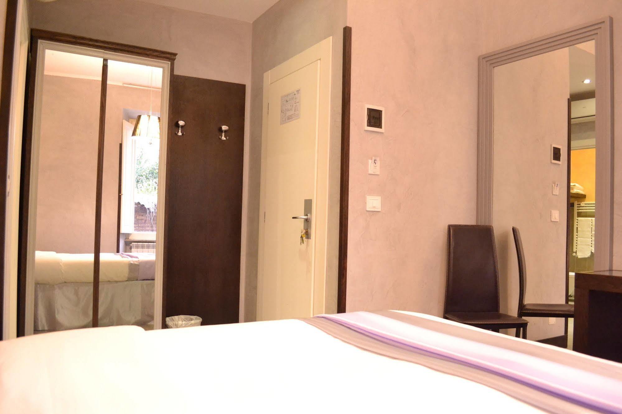 Tiburtina House Hotel Rome Exterior photo